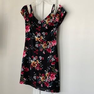 In excellent condition express floral dress